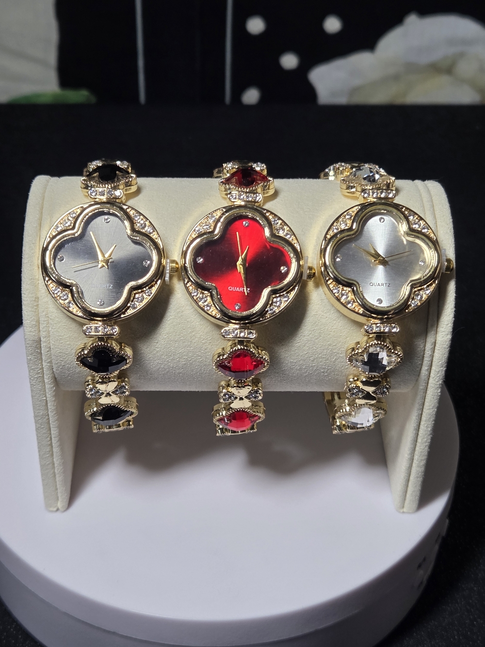 Elegant Yellow Gold-Tone Women's Quartz Bracelet Watch
